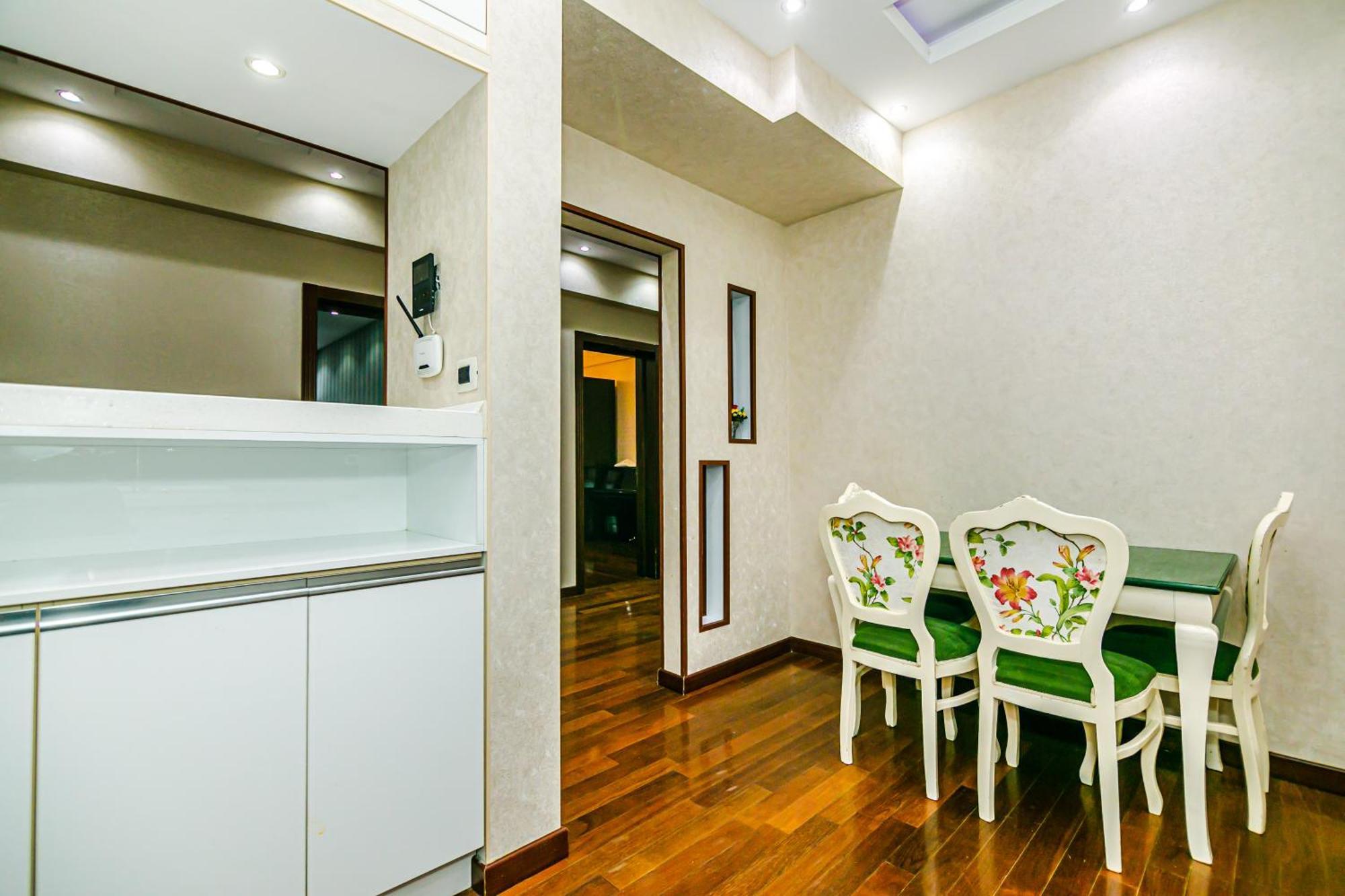 In Palace Apartment