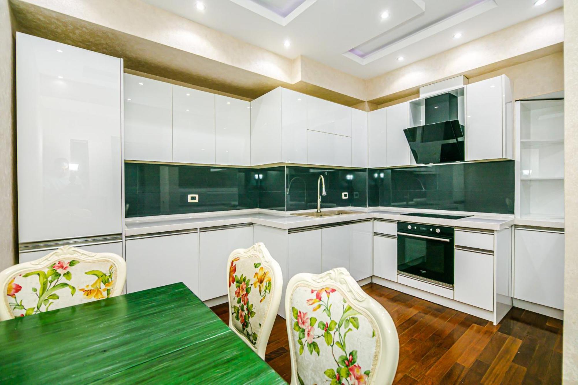 Apartment In Palace